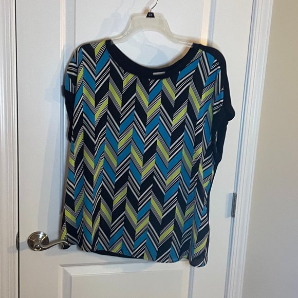 Avenue Tops - Avenue Women's Short Sleeve Blouse